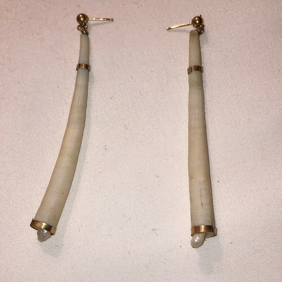 Vintage Shell Earrings - Picture 1 of 1